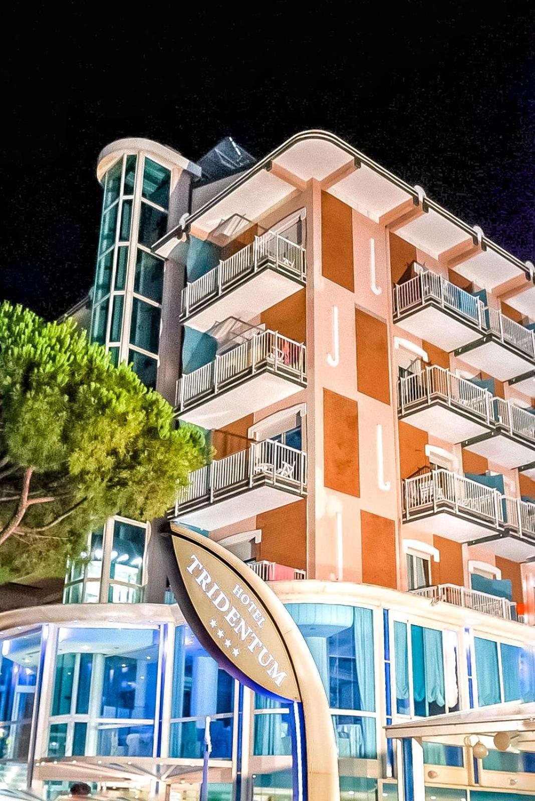 Hotel Tridentum Cesenatico Exterior photo